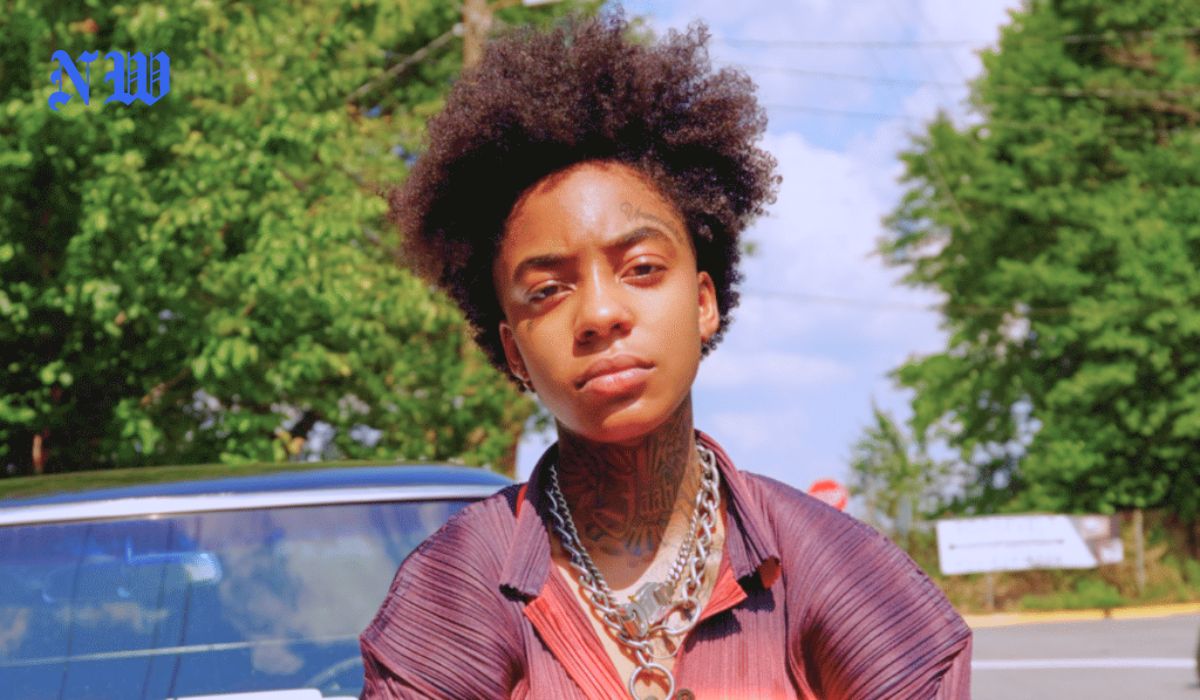 Jaya Kelly outdoor portrait photo